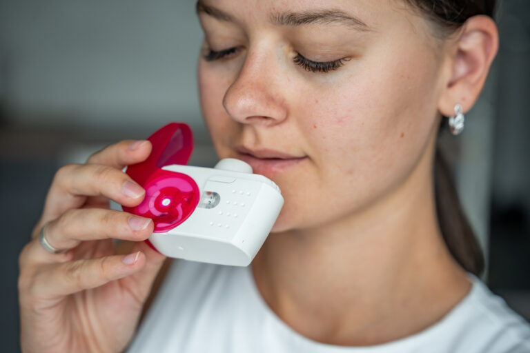 Preventer/controller inhalers image